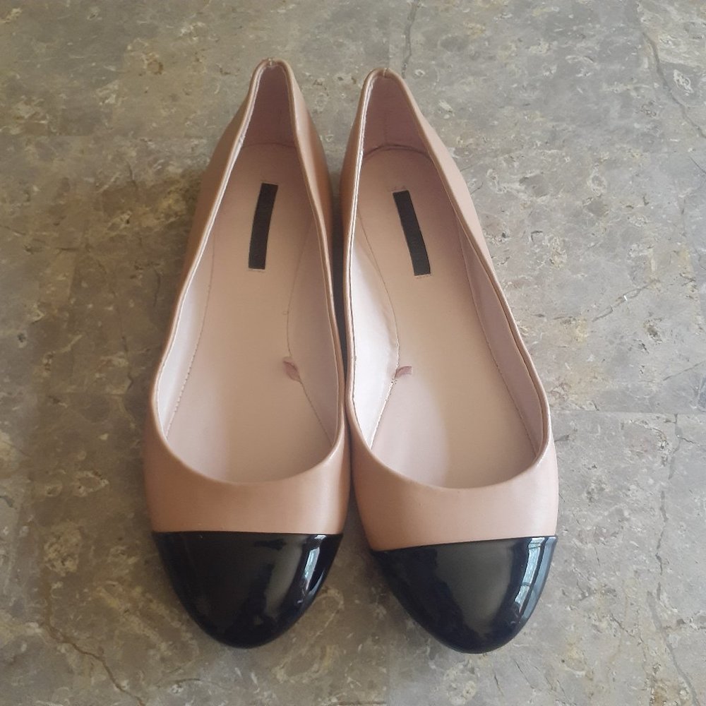 ZARA Trafaluc Leather Ballet Flat Loafers Tan with Black Rounded Capped Toe